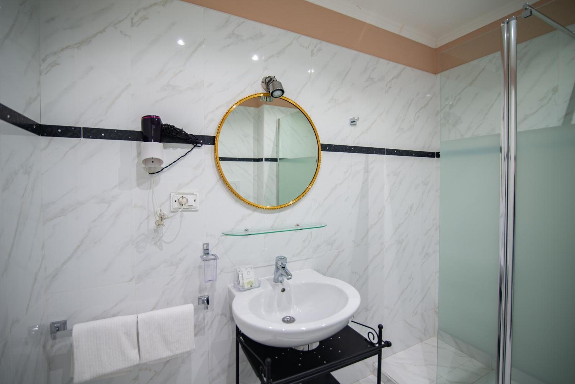 Home Grifondoro Affittacamere ジェノヴァ エクステリア 写真